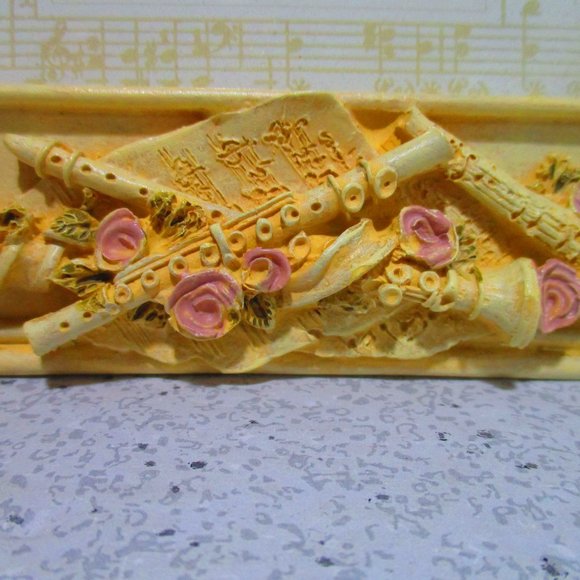 *FIGI Handpainted Baroque Inspired Pastel Relief Table Top Picture Frame - Picture 3 of 5